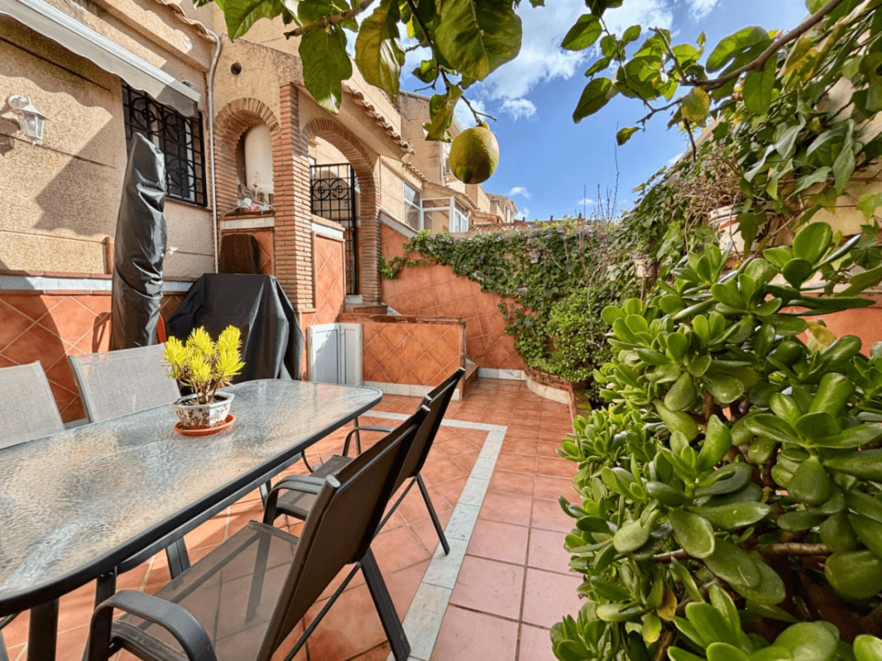 Casa adosada en venta de 3 dormitorios en Málaga