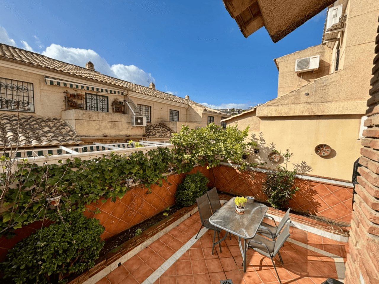 Casa adosada en venta de 3 dormitorios en Málaga